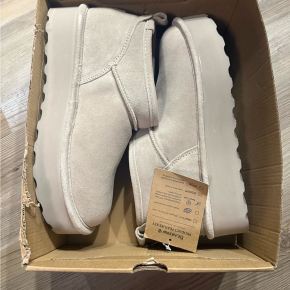 BearPaw Retro Super Shorty booties size 10 - Picture 1 of 8